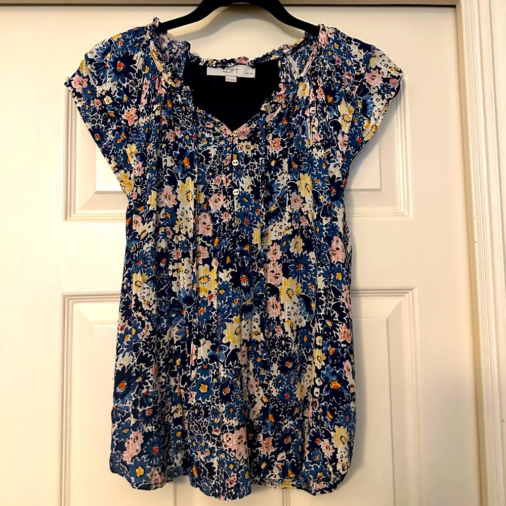 LOFT pop over short sleeve top